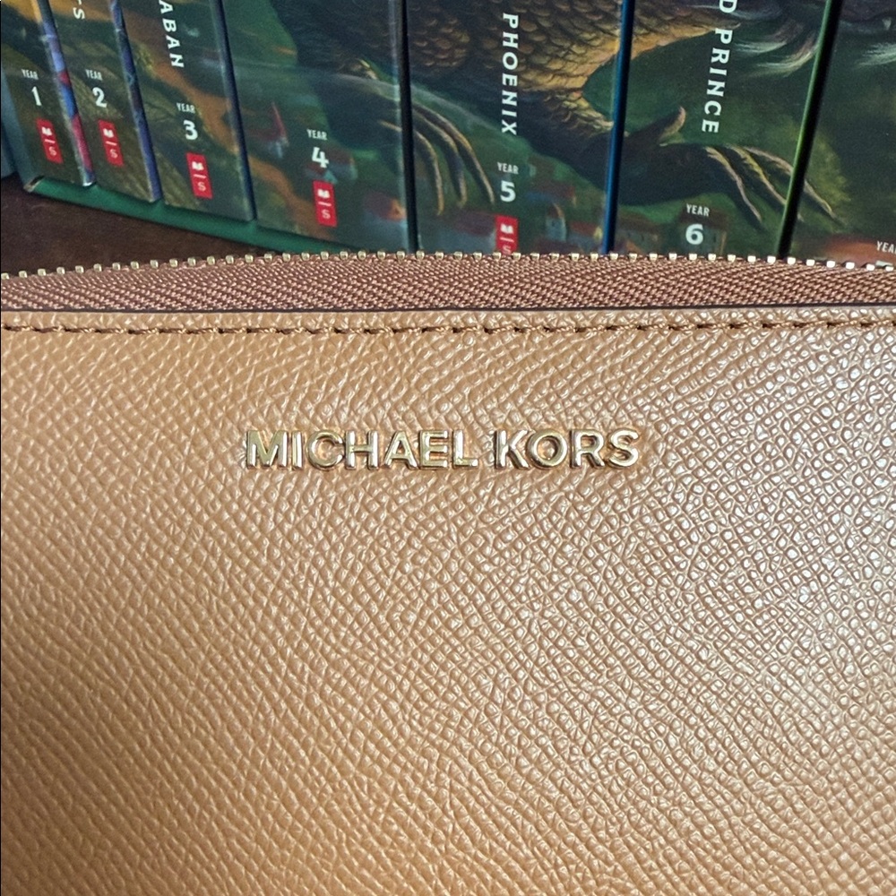 Michael Kors Brown Wristlet Clutch NWOT - Picture 2 of 5